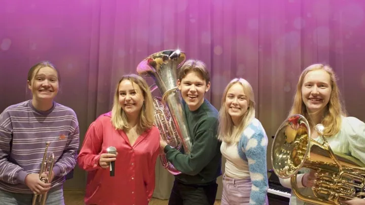 Bilde av Andrea Gudbrands, Aurora Kontni, Victoria Baasland, Marie Spikkeland Holm og Daniel Norland Gundersen i ungdomsbedriften Jubel UB.
