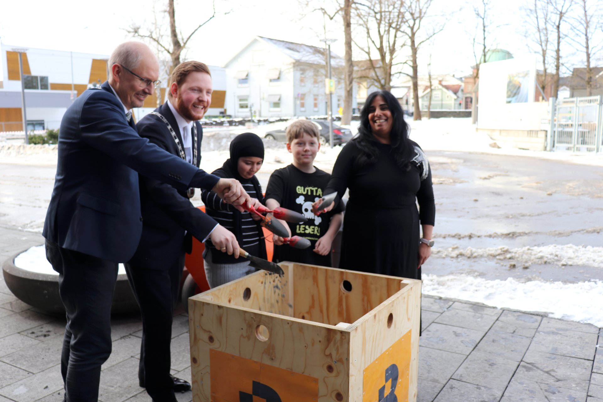 Nå er tidskapselen på plass