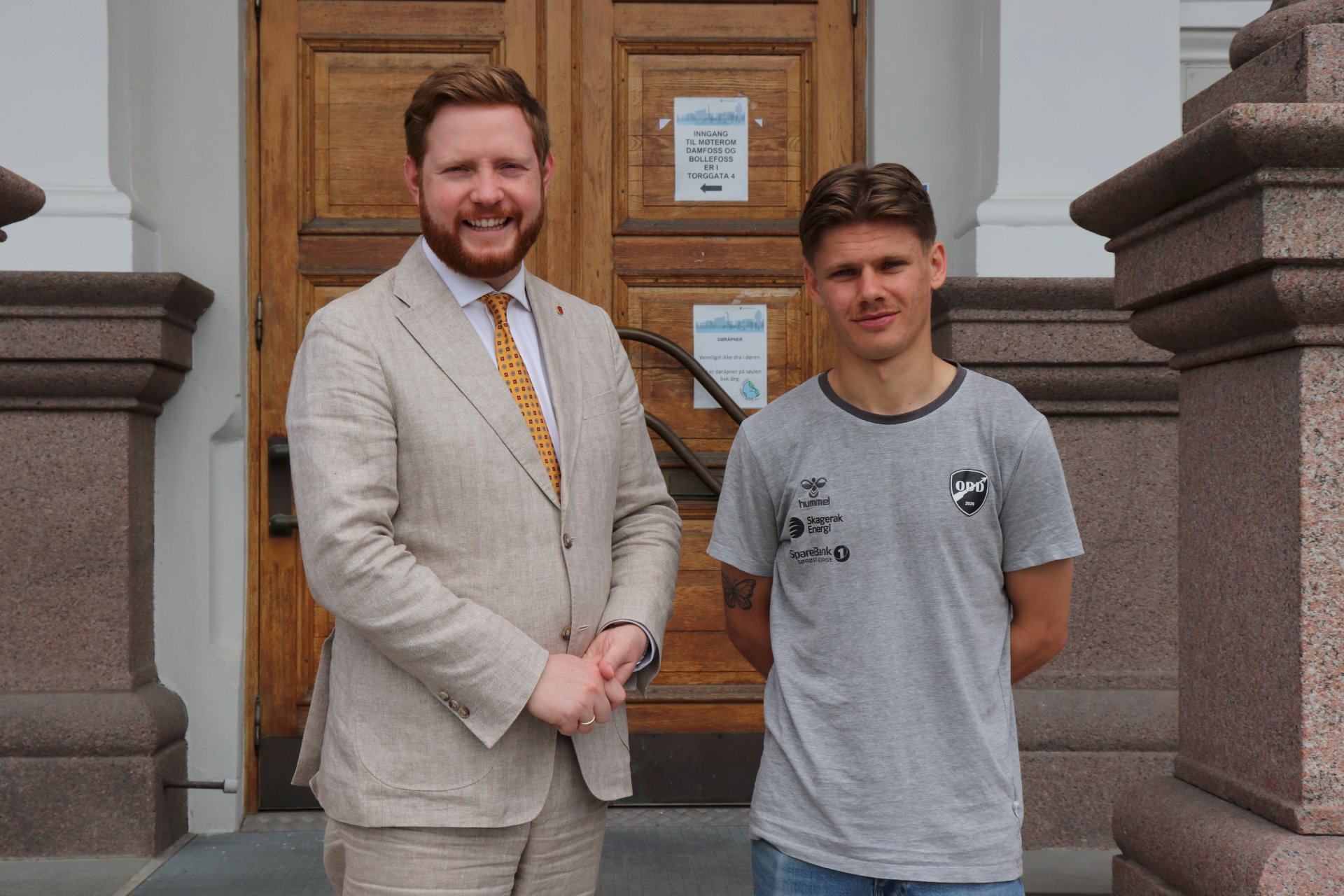 Ordfører Marius Roheim Aarvold og Jesper Romsdalen.