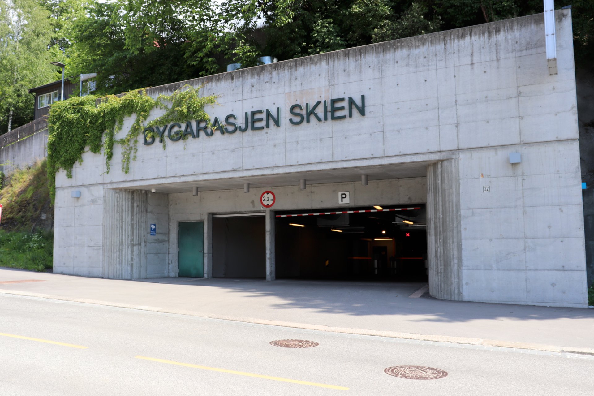 Vedlikeholdsarbeid i Bygarasjen