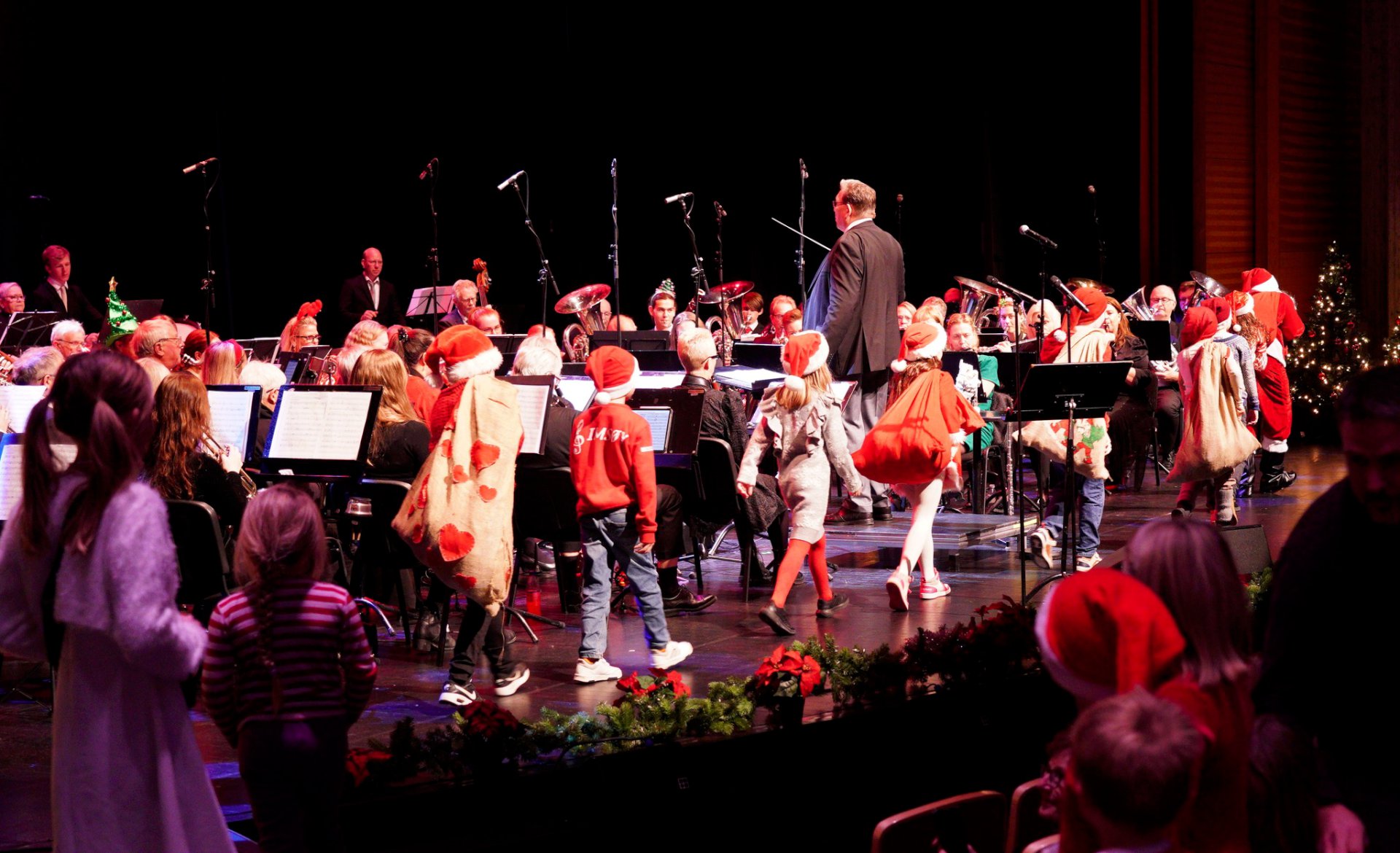 Barnekor med dirigent